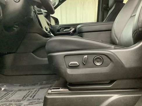 Used 2025 GMC Yukon Denali image 14