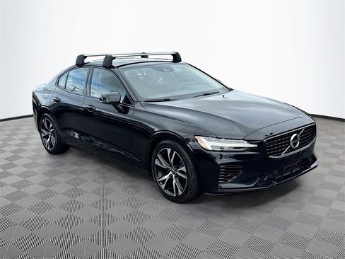 Used 2022 Volvo S60 T8 Inscription image 4