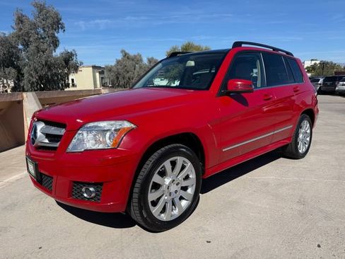 Used 2011 Mercedes-Benz GLK 350 4MATIC image 3