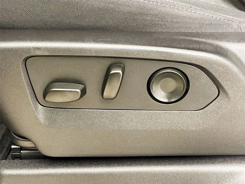 Used 2025 Chevrolet Silverado 1500 LT image 19