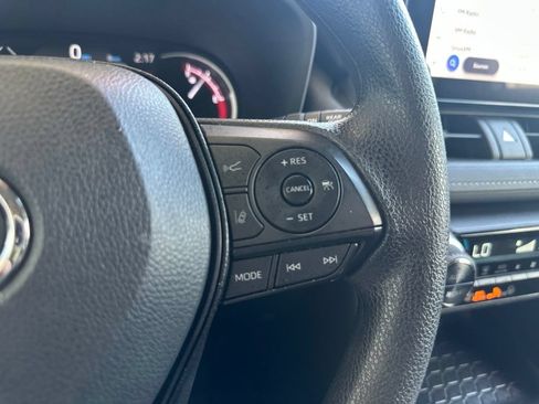 Used 2025 Toyota RAV4 XLE AWD/4WD image 29