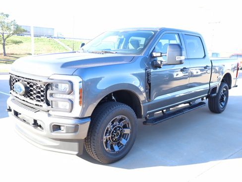 New 2026 Ford F250 XL w/ STX Appearance Package AWD/4WD image 9