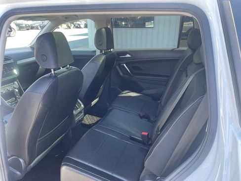 Used 2019 Volkswagen Tiguan SE w/ Panoramic Sunroof Package AWD/4WD image 18
