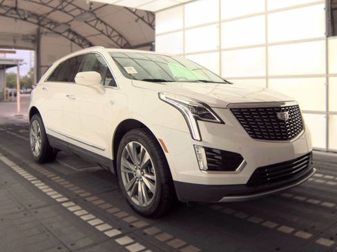 Used 2025 Cadillac XT5 Premium Luxury AWD/4WD image 5