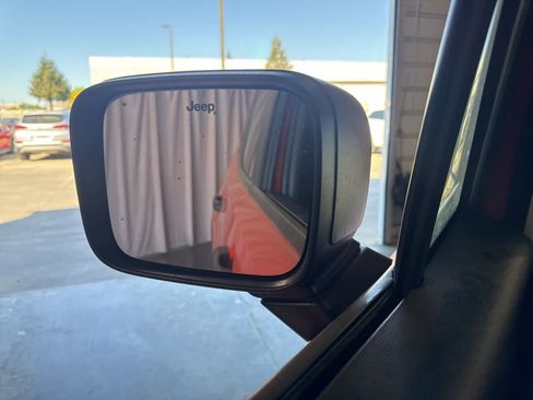 Used 2018 Jeep Renegade Sport w/ Power & Air Group image 22