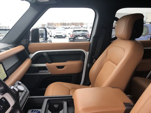 Used 2023 Land Rover Defender 110 S image 17