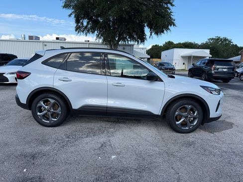 Used 2025 Ford Escape ST-Line FWD image 10