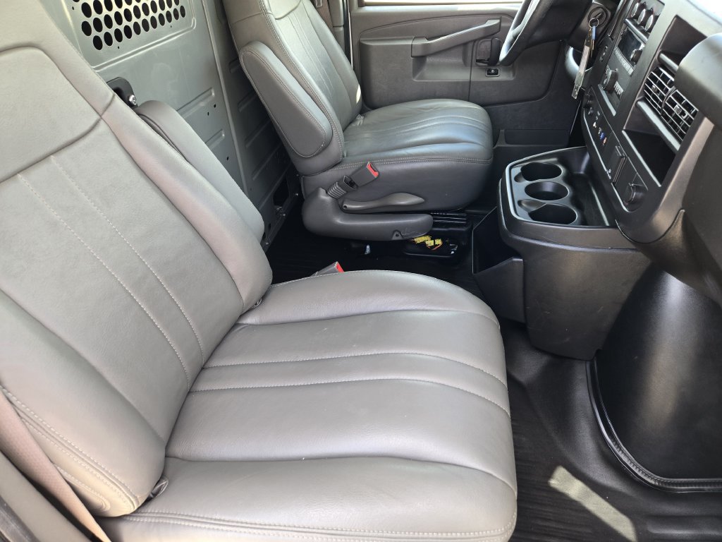 Used 2024 Chevrolet Express 3500 Extended RWD image 14