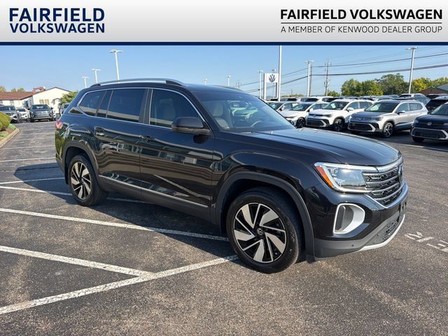 Used 2024 Volkswagen Atlas SEL AWD/4WD image 1