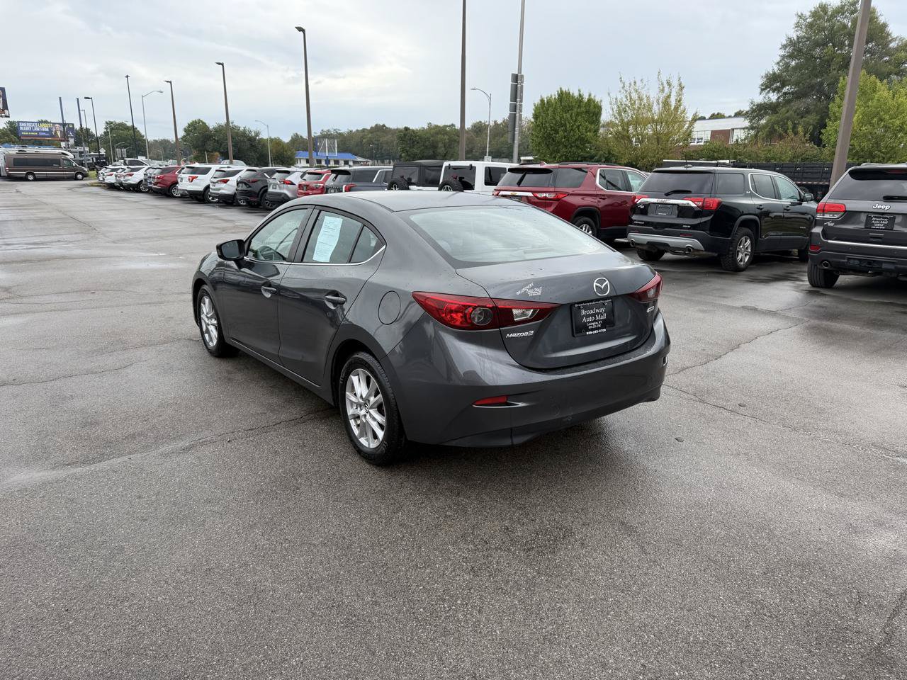 Used 2016 MAZDA MAZDA3 i Sport w/ Preferred Equipment Package FWD image 5