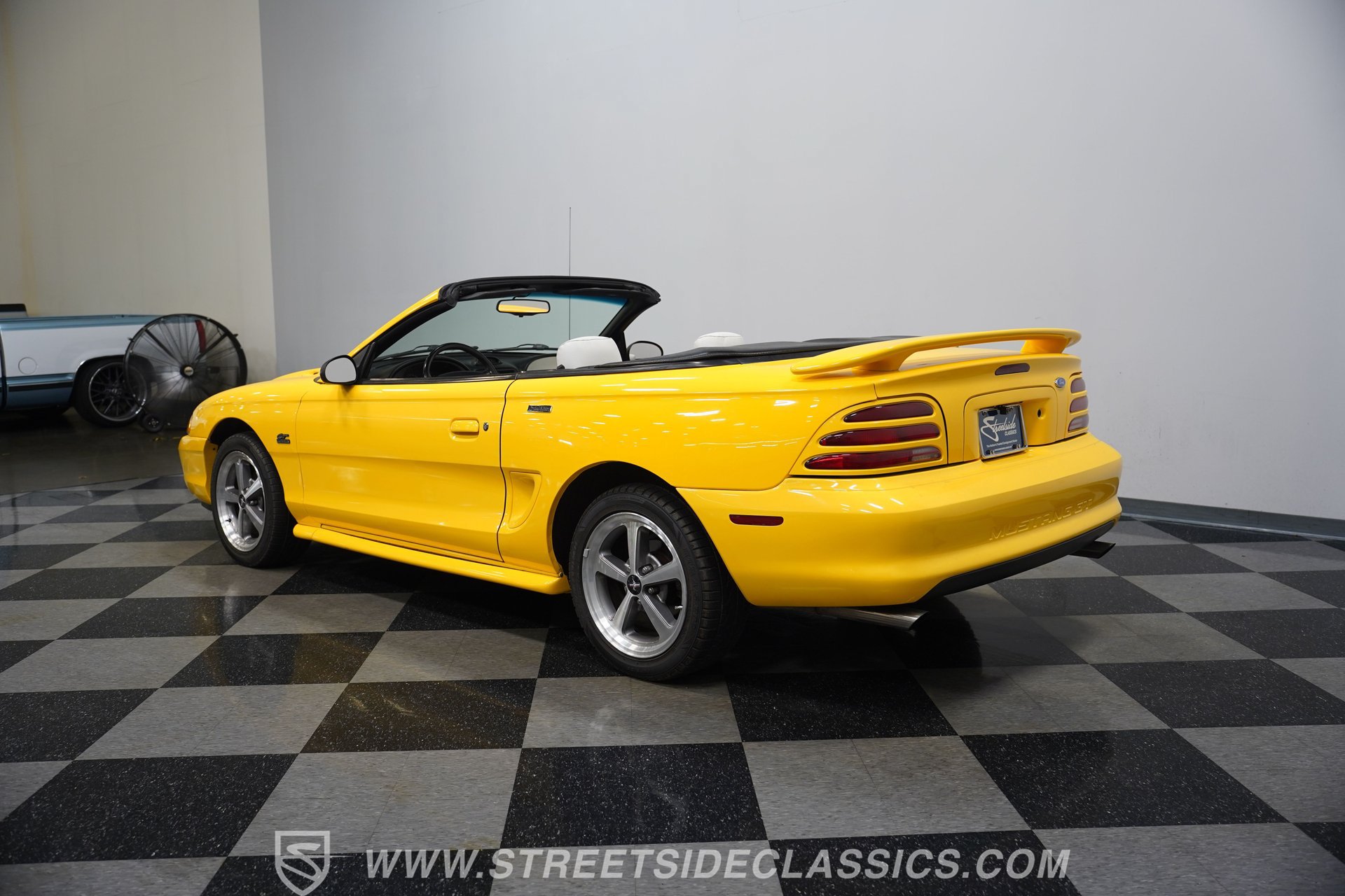 Used 1995 Ford Mustang GT RWD image 10