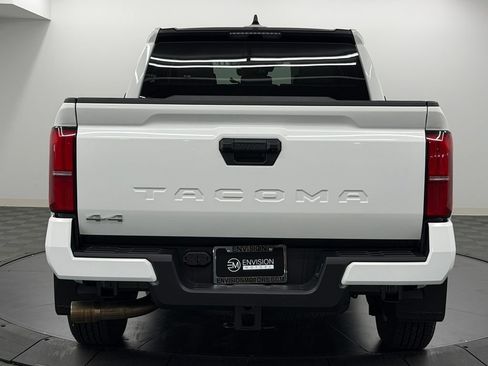 Certified 2026 Toyota Tacoma SR5 AWD/4WD image 11