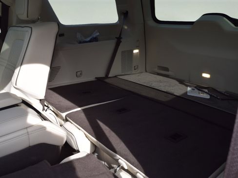 Used 2022 Lincoln Navigator Black Label image 8