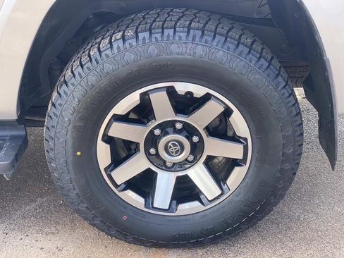 Used 2023 Toyota 4Runner TRD Off-Road image 13