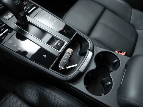 Certified 2026 Porsche Macan AWD/4WD image 30