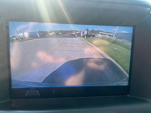Used 2018 GMC Terrain SLT w/ Preferred Package AWD/4WD image 9