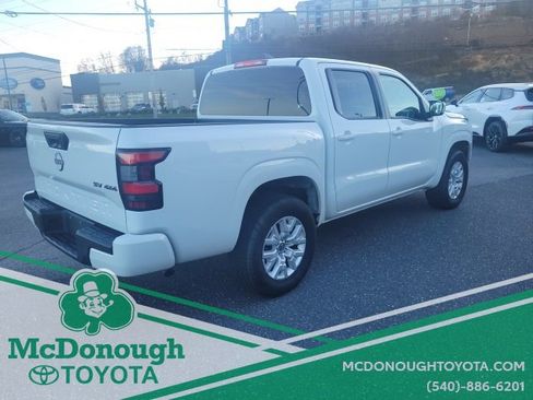 Used 2023 Nissan Frontier SV image 6