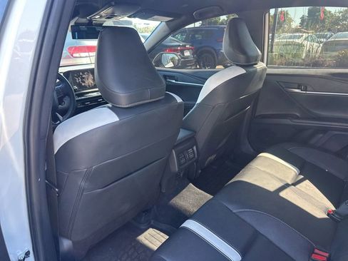 Used 2025 Toyota Camry SE FWD image 7