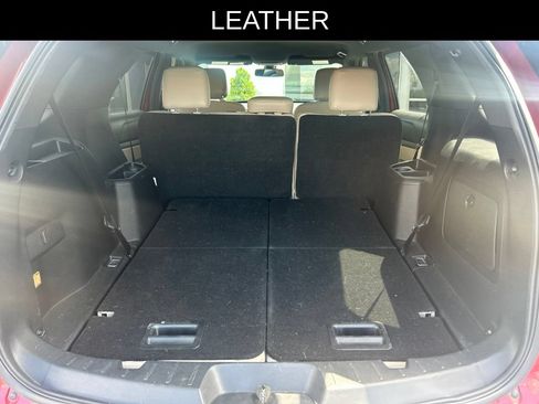 Used 2018 Ford Explorer XLT w/ Equipment Group 202A AWD/4WD image 6