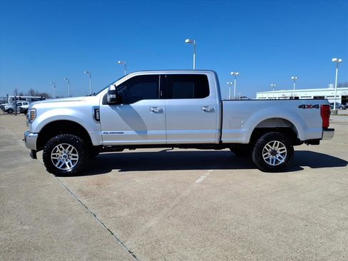Used 2019 Ford F250 Lariat image 2