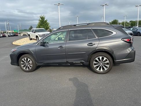 Used 2023 Subaru Outback Limited AWD/4WD image 16