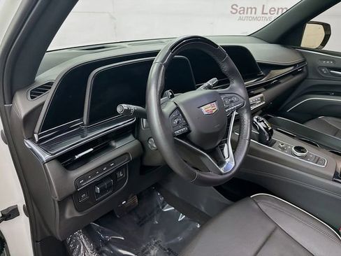 Used 2023 Cadillac Escalade ESV Sport AWD/4WD image 11