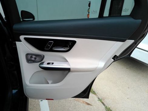 Used 2023 Mercedes-Benz GLC 300 4MATIC w/ Exclusive Trim Package image 25