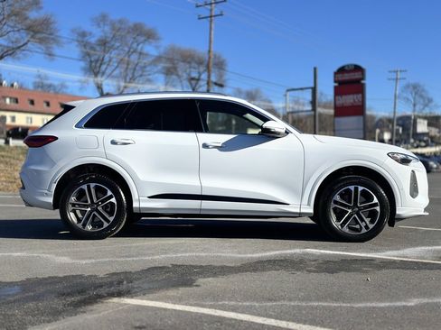 Used 2025 Audi Q5 2.0T Premium Plus w/ Convenience Package image 8