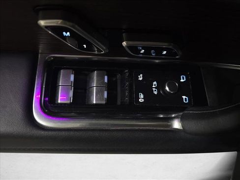 Used 2023 Land Rover Range Rover SE image 30