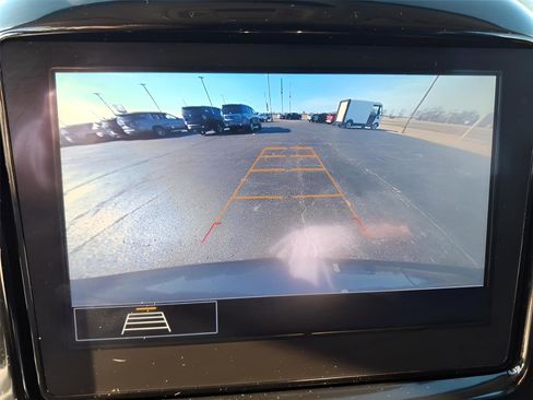 Used 2021 Chevrolet Traverse LT image 29