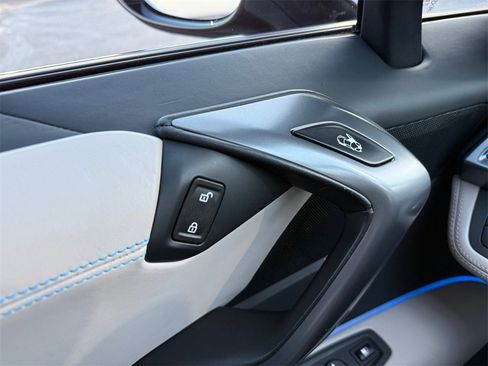 Used 2015 BMW i8 image 29