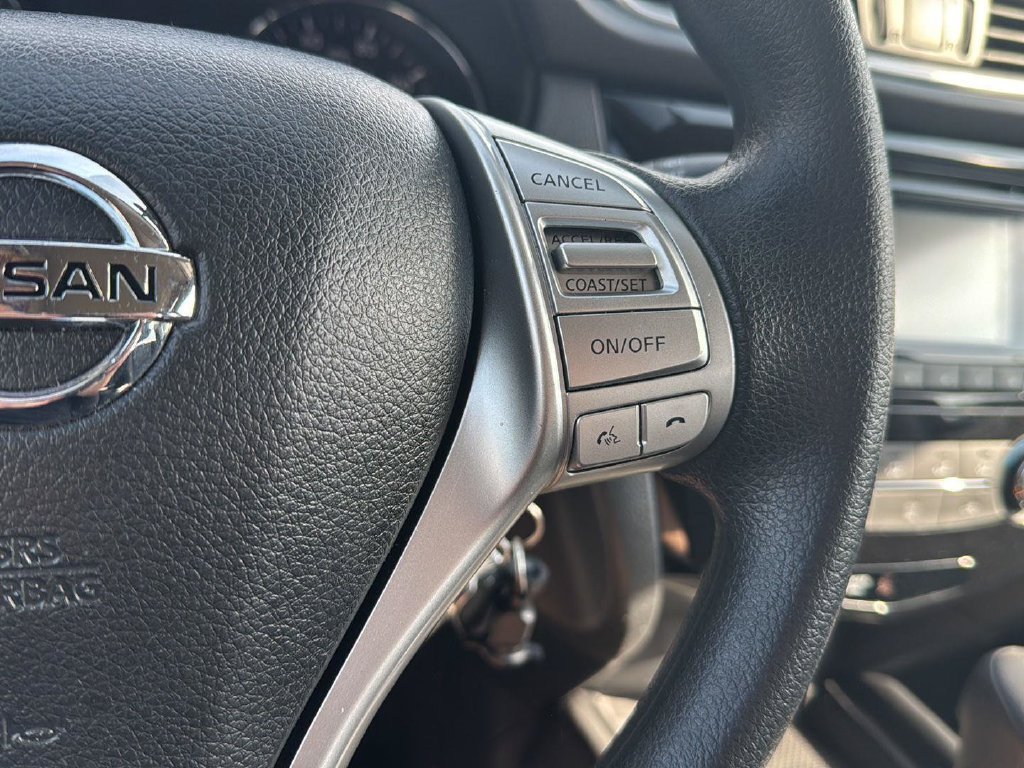 Used 2015 Nissan Rogue S AWD/4WD image 19
