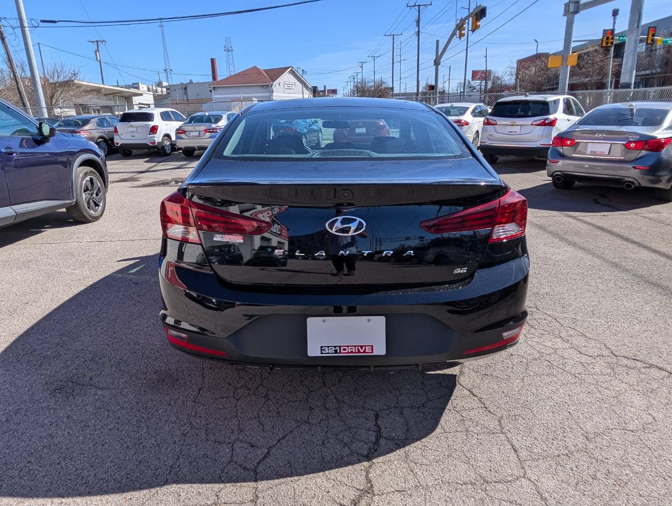Used 2019 Hyundai Elantra SE w/ Cargo Package FWD image 7