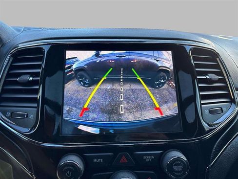 Used 2021 Jeep Grand Cherokee High Altitude image 24