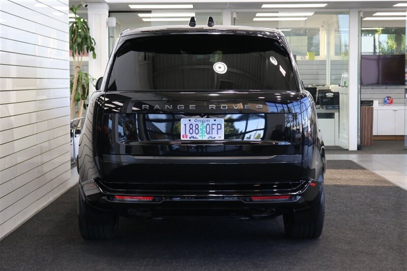 Used 2025 Land Rover Range Rover Long Wheelbase Autobiography AWD/4WD image 9