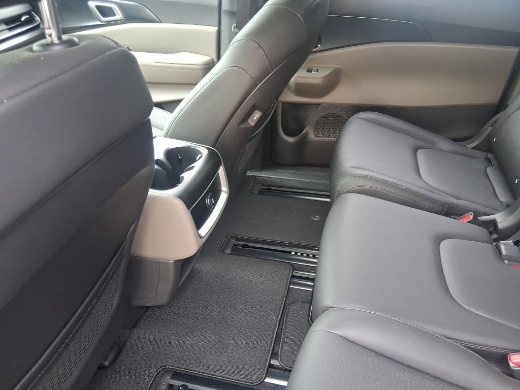 Certified 2026 Kia Carnival FWD image 15