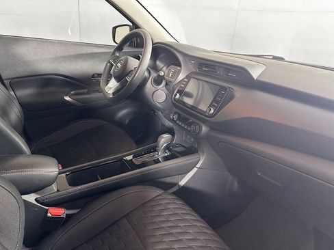Used 2021 Nissan Kicks SV image 27