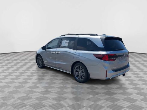 New 2026 Honda Odyssey Touring image 6