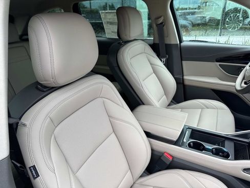 New 2025 Lincoln Nautilus Premier w/ Equipment Group 102A image 19