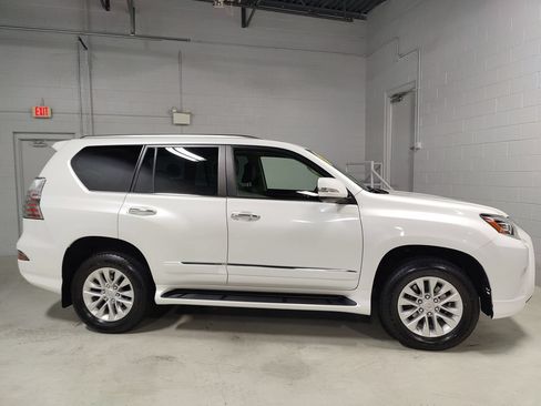 Used 2016 Lexus GX 460 w/ Premium Package AWD/4WD image 5