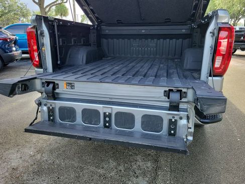Used 2025 GMC Sierra 1500 Denali w/ Technology Package AWD/4WD image 9