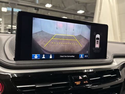 Used 2025 Acura MDX w/ Technology Package FWD image 23