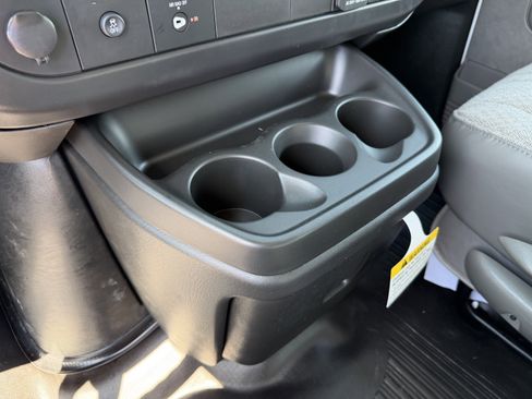 New 2026 Chevrolet Express 3500 Extended RWD image 19