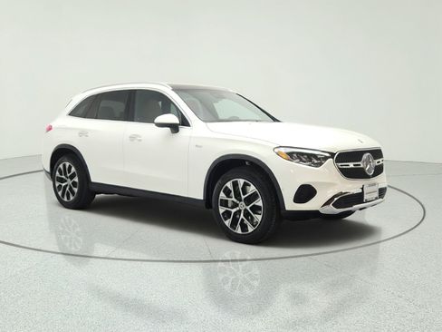 Certified 2025 Mercedes-Benz GLC 350e 4MATIC image 3