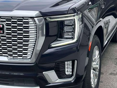 Used 2023 GMC Yukon Denali AWD/4WD image 9