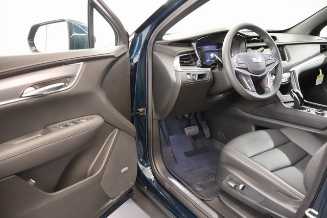New 2026 Cadillac XT5 Luxury w/ LPO, Floor Liner Package AWD/4WD image 8