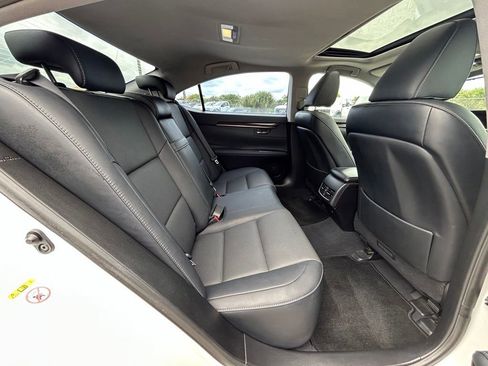 Used 2017 Lexus ES 350 w/ Premium Package FWD image 29