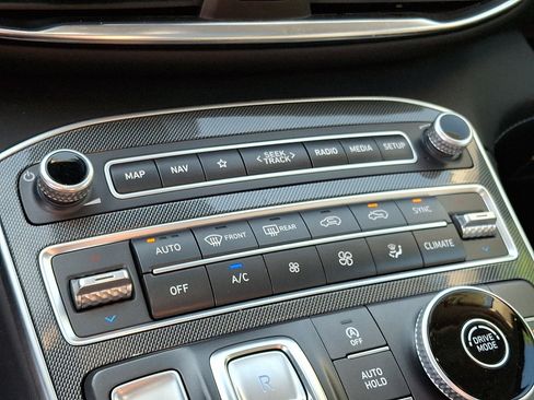 Used 2021 Hyundai Santa Fe Limited FWD image 18