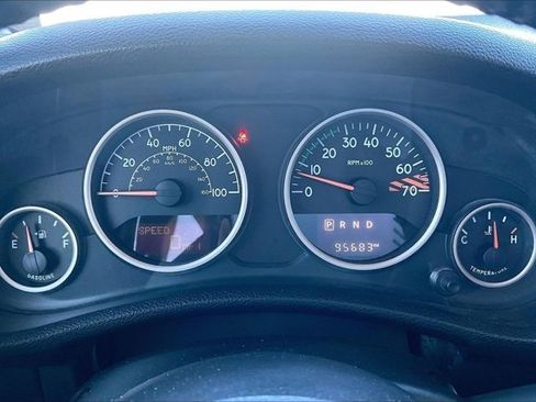 Used 2016 Jeep Wrangler Unlimited Sahara AWD/4WD image 13