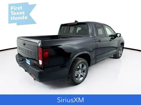 Used 2025 Honda Ridgeline TrailSport image 9